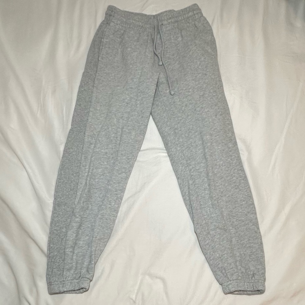 Aritzia TNA grey boyfriend sweatpants (Terry Fleece)